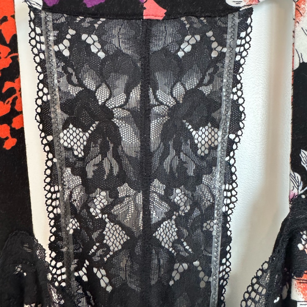 Soma Black Chemise Nightgown with Tropical Floral Pattern size medium NWOT - Picture 3 of 10